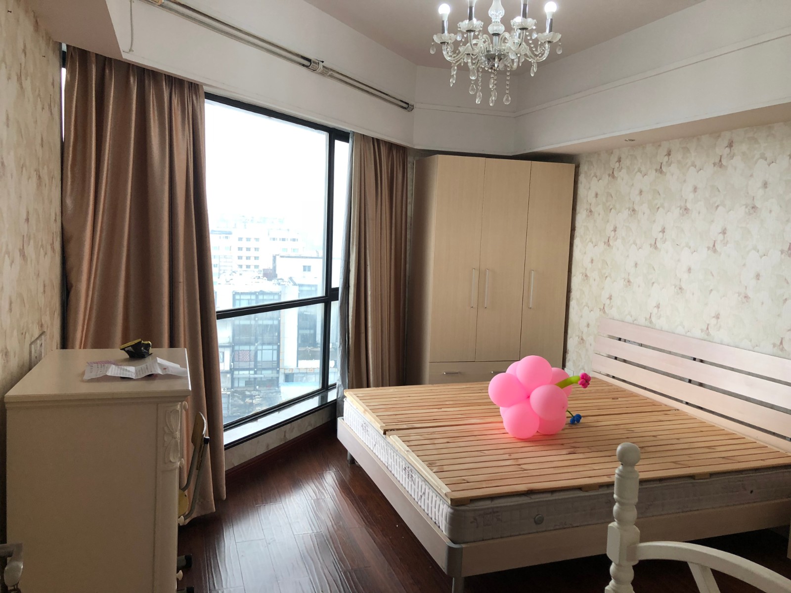 波斯曼套房一室一厅精装修直接房源钥匙在