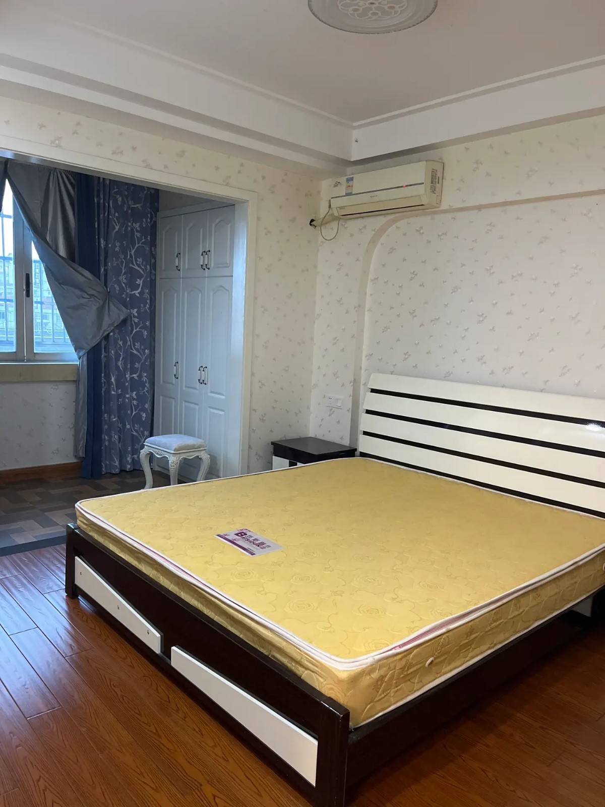 园丁新村 精装 75平60.8万实验四小