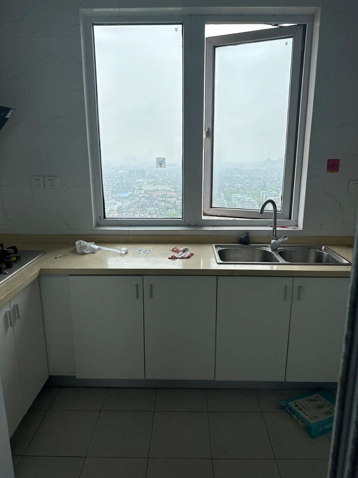 保利俯院江南北区 精装修 满两年