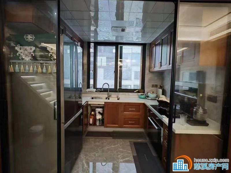珑玥府上叠180平