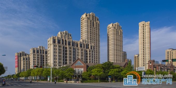 橡树湾顶复 面积269平，采光极好，直接