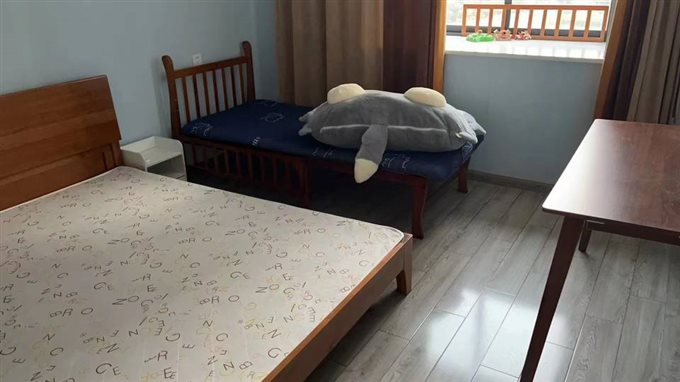 明月佳苑90平2室精装2500元直
