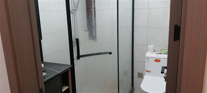 星光家园多层2楼90平三室精装125万