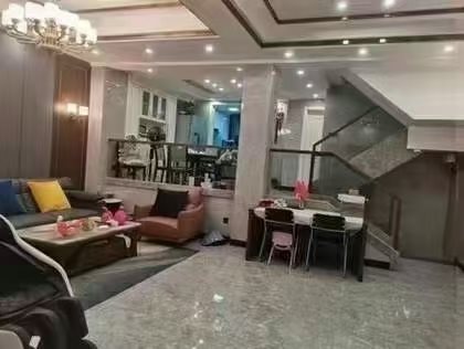 欧景苑叠墅1复2，187平车库318万