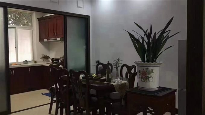 前应西区三通三别墅435平精装修658万