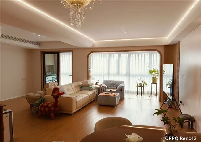 辉逸云庭132平中底楼层轻奢精装