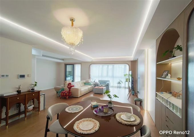 辉逸云庭132平中底楼层轻奢精装