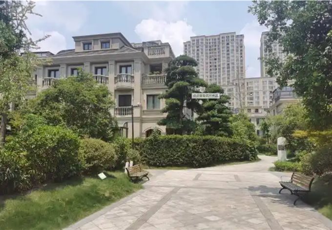 阳光城一期别墅带3车位928万独家直接