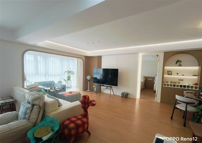 辉逸云庭132平中底楼层轻奢精装