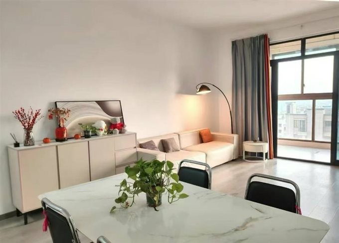 观湖佳苑93平中上楼层精装修155万