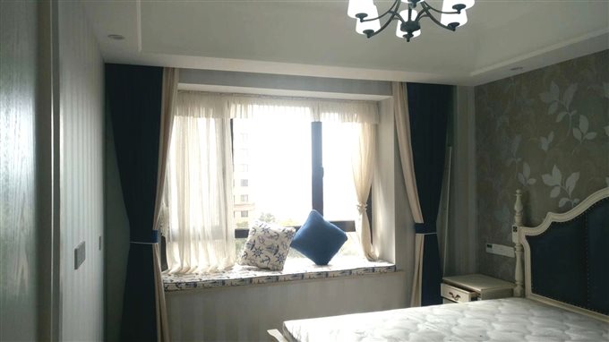 白金湾135平精装三室首次出租3500元