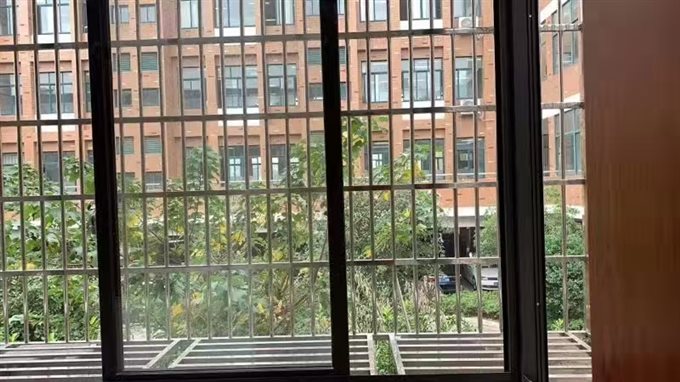 西门中学旁南张家路2楼一室一厅1300元