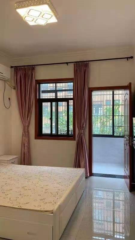 西门中学旁南张家路2楼一室一厅1300元