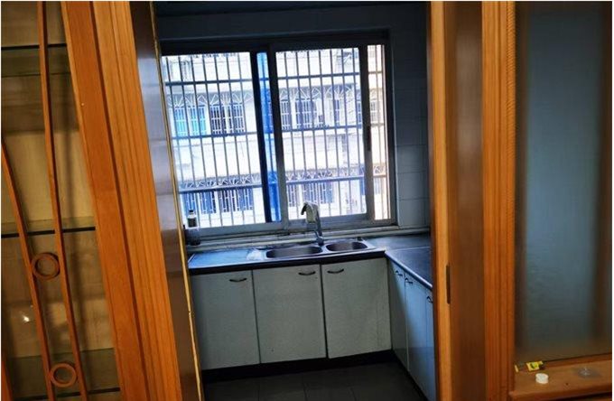 虞波北园2楼110平十车库108万直接钥