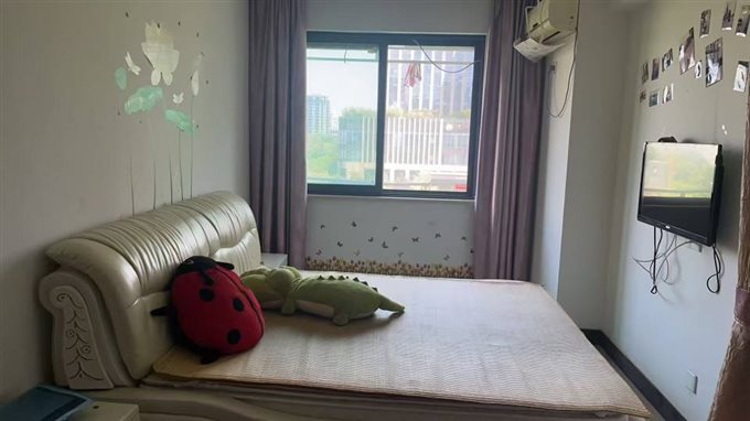 富丽湾电梯房6楼70平精装修56万