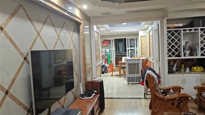 舜韵华庭 精装 带大车库115平75万