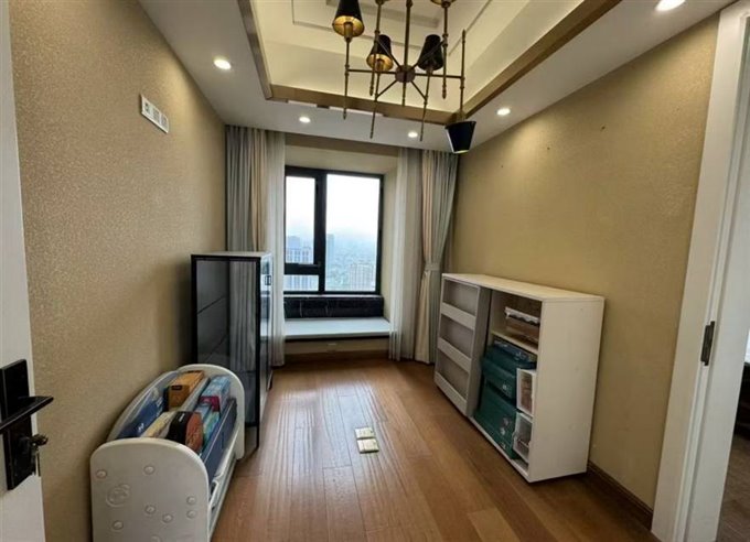 金地鸿悦169平中上楼层精装满两年