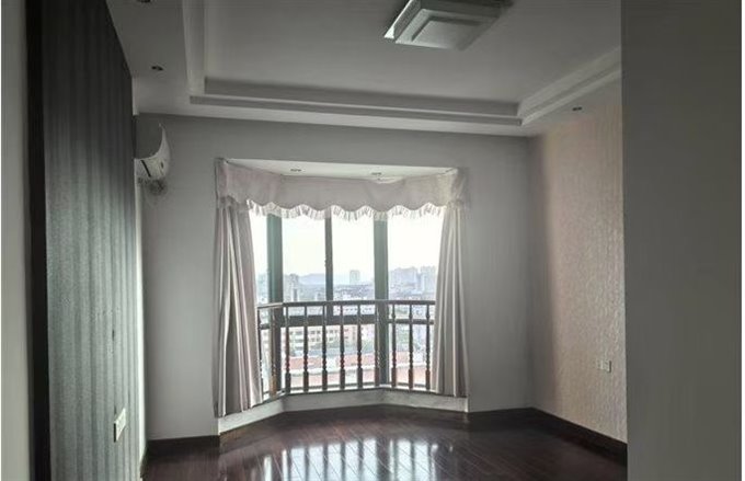 实验公寓电梯房中上层精装166平185万