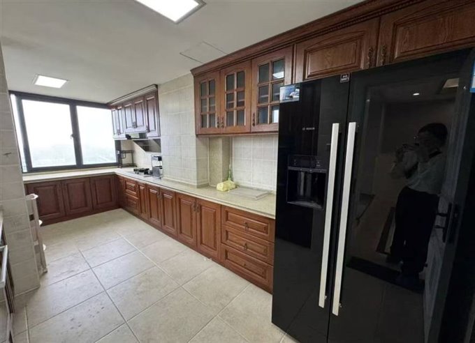 金地鸿悦169平中上楼层精装满两年