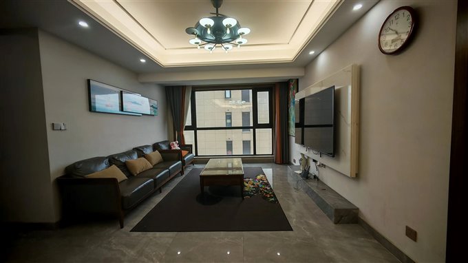 元亨雅园135平230万送车位边套