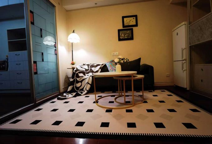 中央大厦2100元，直接