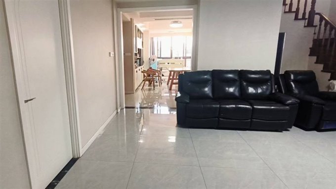 越溪梅园三楼顶复边套150平精装249万