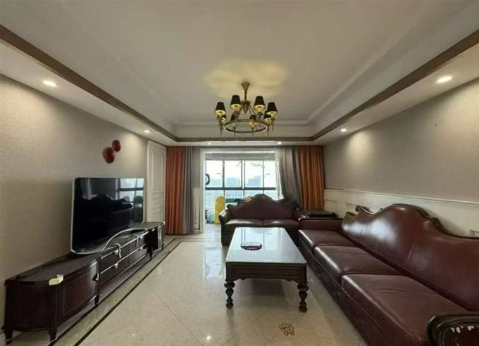 金地鸿悦169平中上层精装两年245万