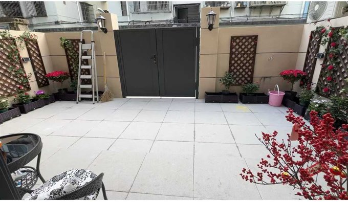 金山新村全新精装修带花园直接房源钥匙在