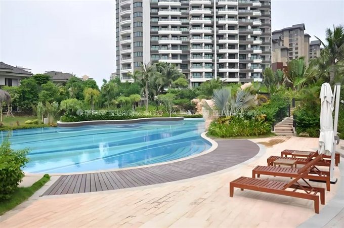 白金湾133平中高楼层毛坯129.8万