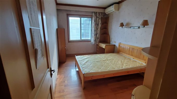 吉祥新村5楼150平送阁楼+车库20平