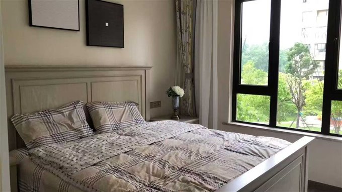 欢乐颂107平精装自住二室138万