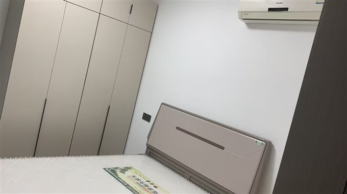 观湖佳苑电梯房90平精装2室128万