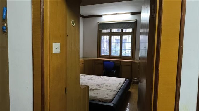 城东新村二楼三室1500元/月