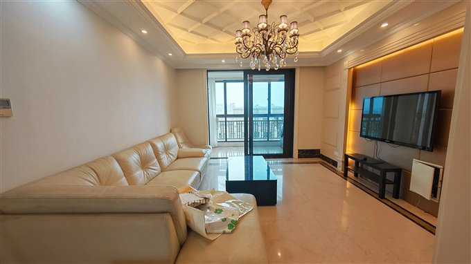 美域花苑 精装141平方265万带车位