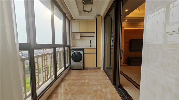 美域花苑 精装141平方265万带车位