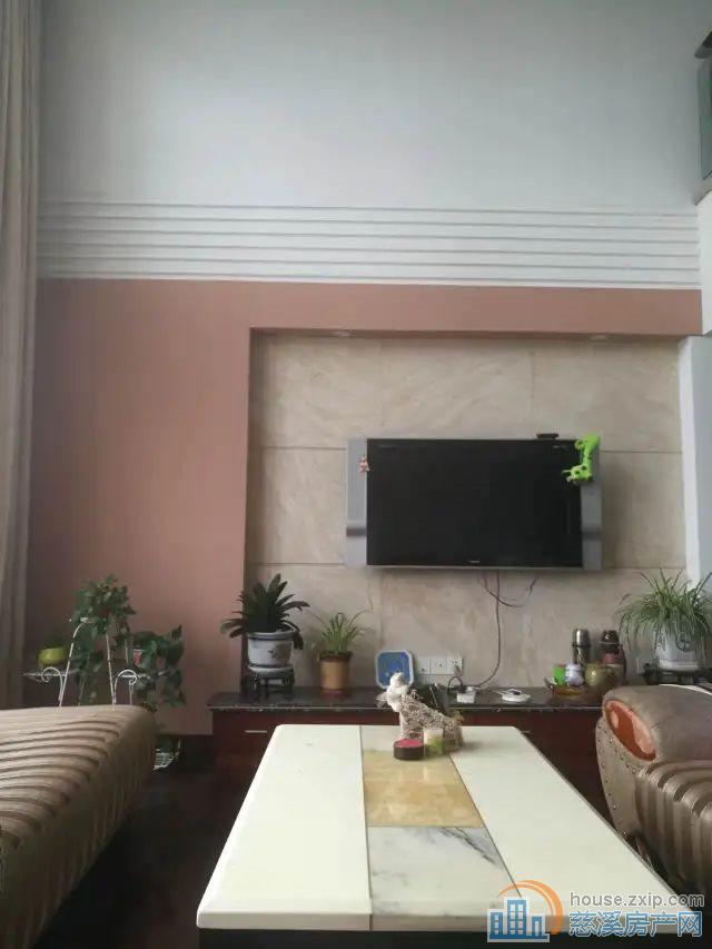 景观花苑二期，市区稀缺复式住宅，挑高客厅
