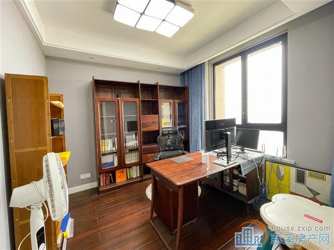 凯旋门精装修230万，豪华自住装修