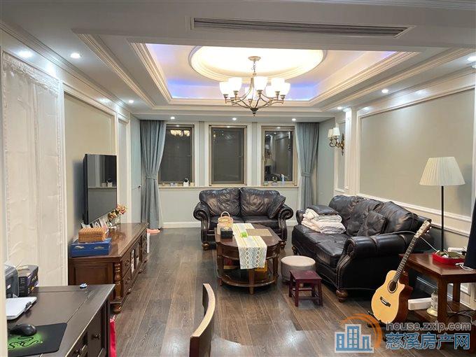  太子湾豪装186平带车位388万