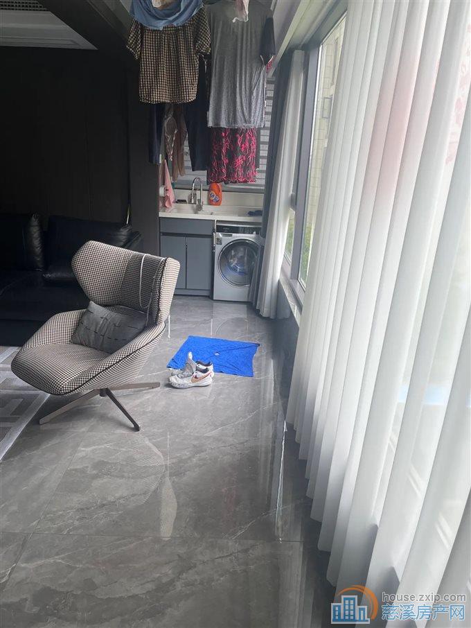 珑玥府179平398万豪装带车位