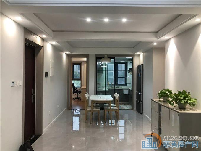 阅江府 精装修 132平240万