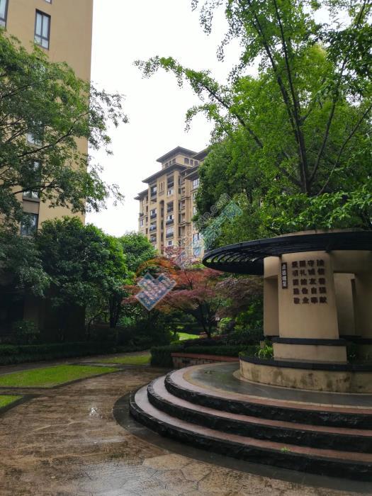 梵石花园 精装修  无双税 带车位杂物间