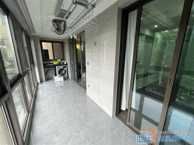 悦华府 精装边套132平方188万低总价