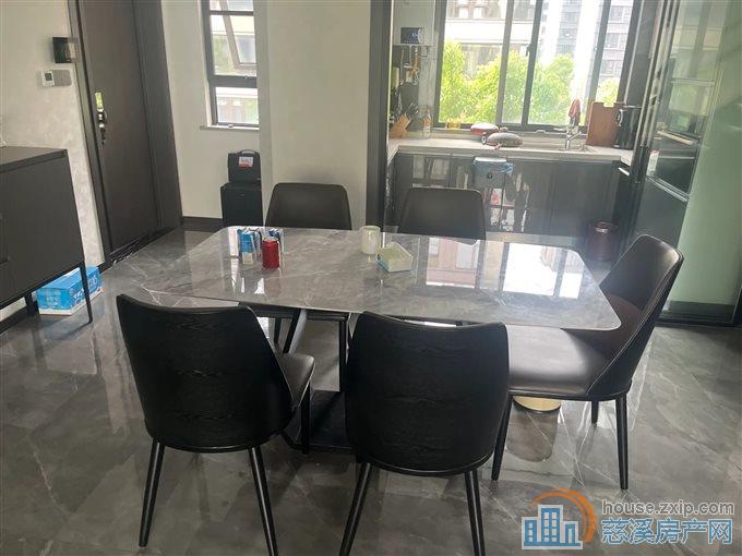 珑玥府179平398万豪装带车位