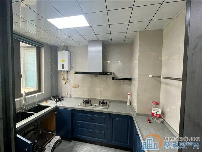 悦华府 精装边套132平方188万低总价