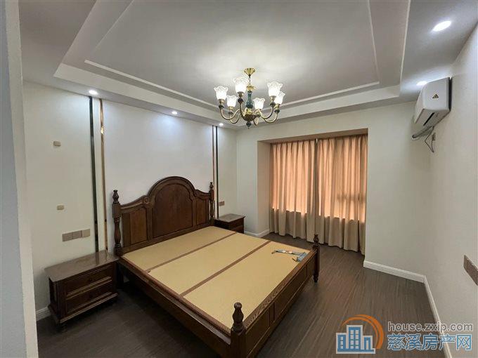 悦华府 精装边套132平方188万低总价