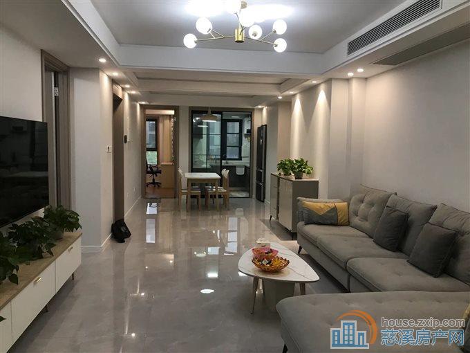 阅江府 精装修 132平240万