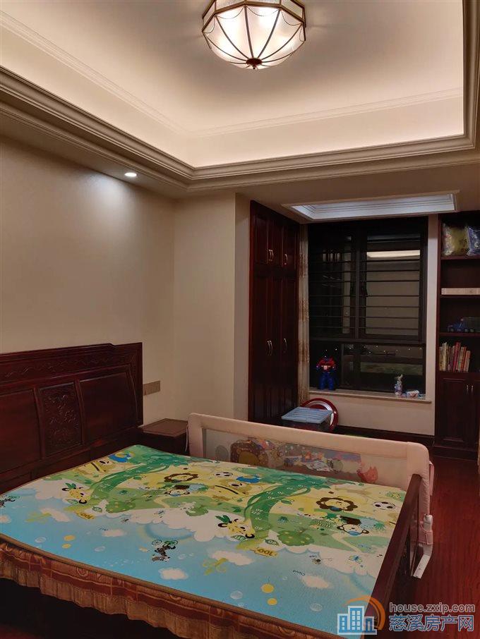 天悦湾花苑200平238万满五唯一精装