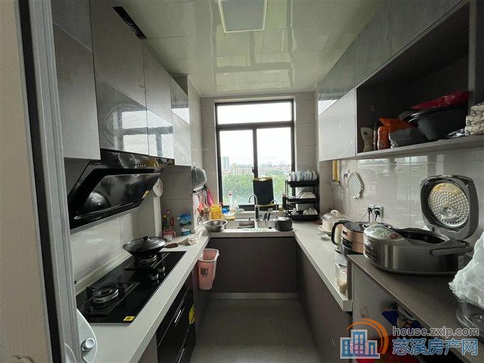 元亨雅园  精装修 带车位 满两年