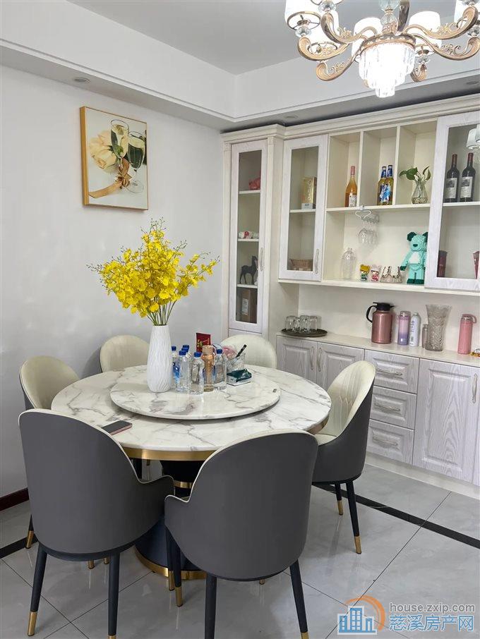 君悦湾花苑 115平155万