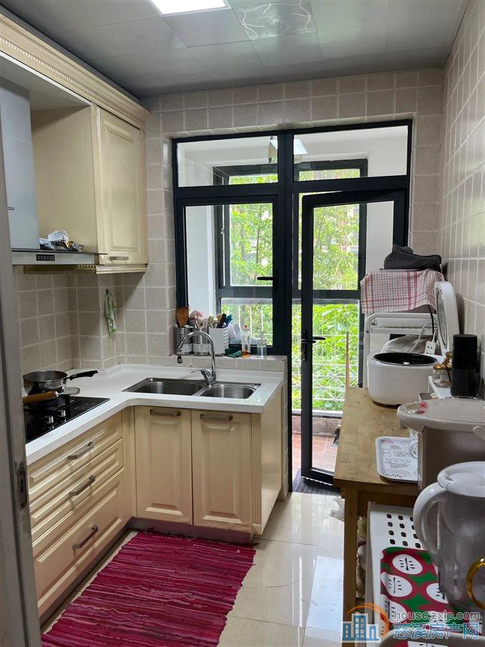 枫华富地花园南区 精装 满五唯一 带车位